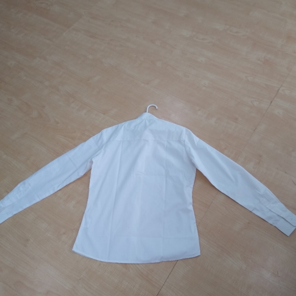 Devon Aire - Picture 3 of 6